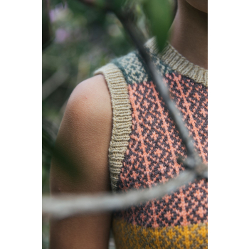 The Knitted Fabric - Dee Hardwicke